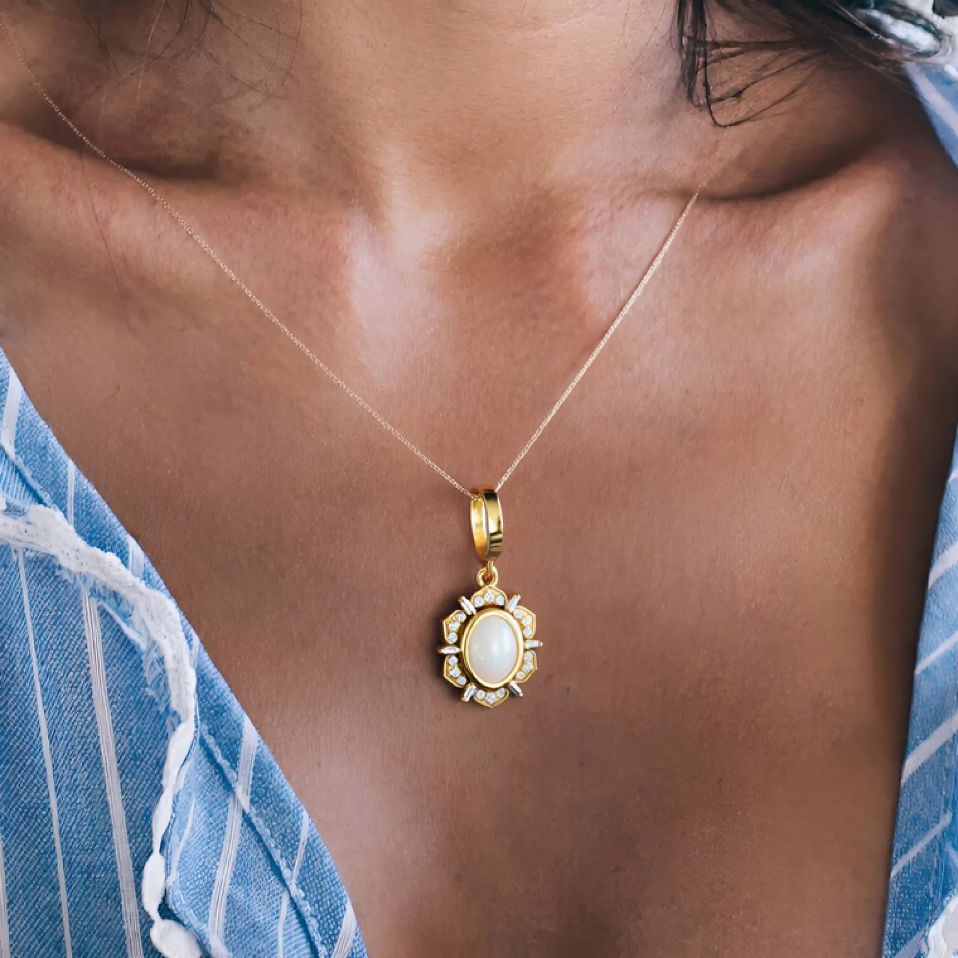 Australischer Opal-Silberanhänger