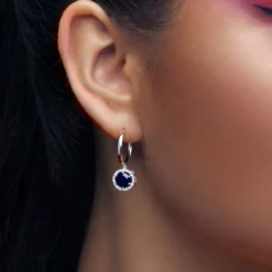 Blauer Madagaskar-Saphir-Silberohrringe