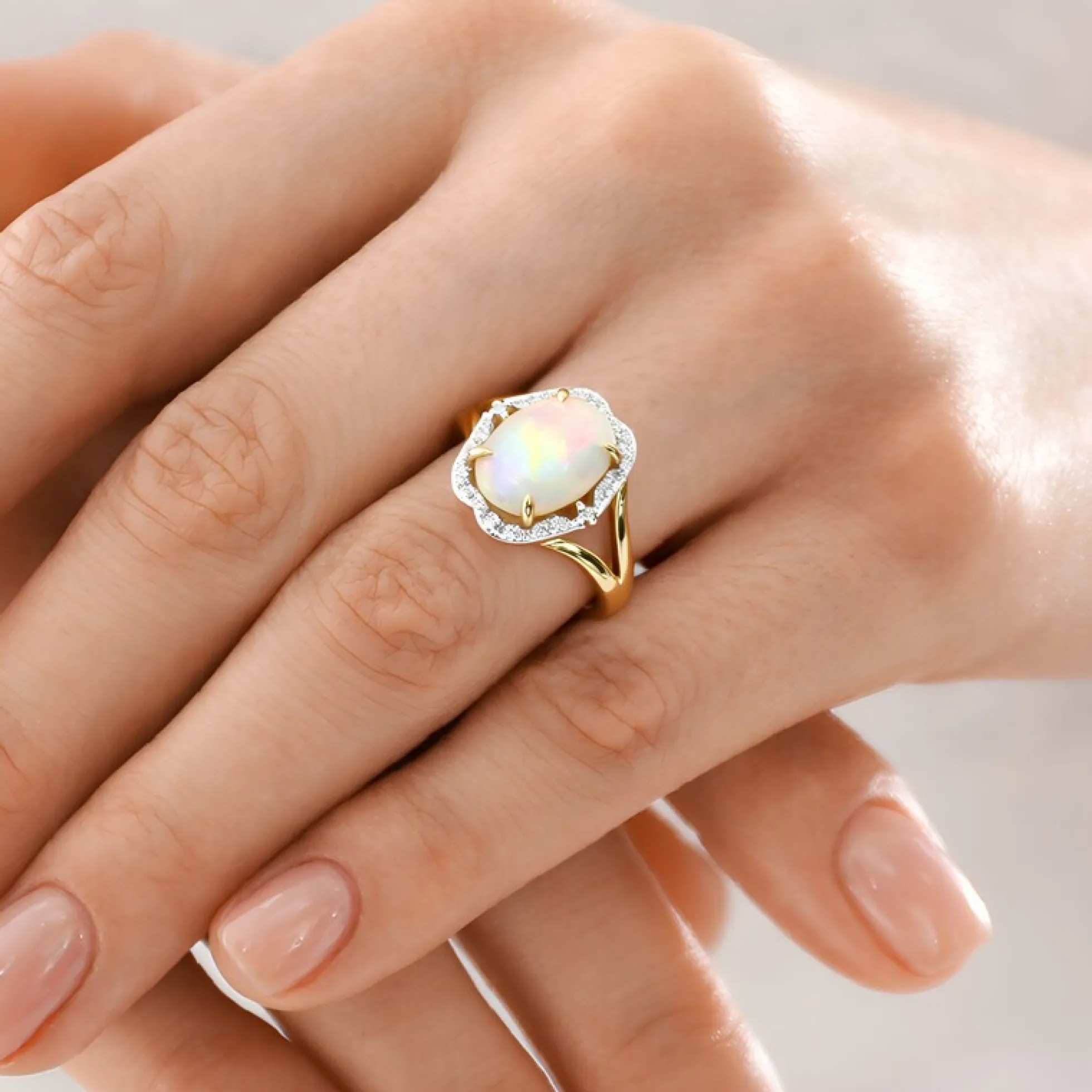 Brasilianischer Weißer Opal-Goldring