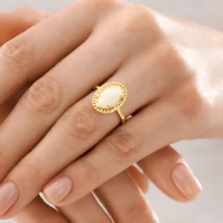 Brasilianischer Weißer Opal-Goldring