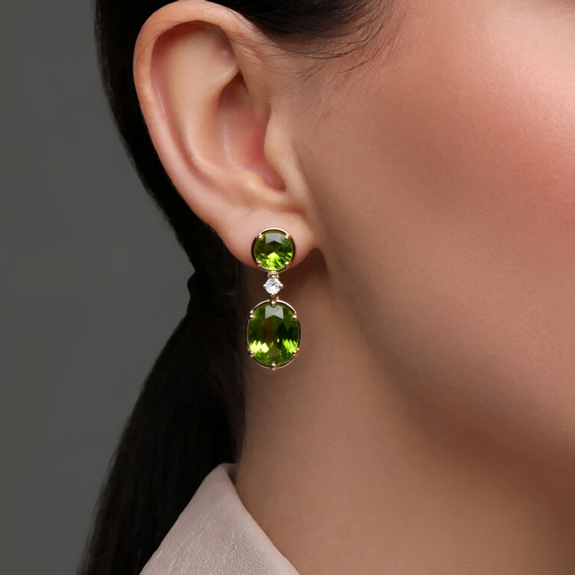 Dashihe-Peridot-Goldohrringe