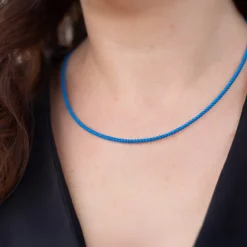 Neonblauer Apatit-Silberhalskette