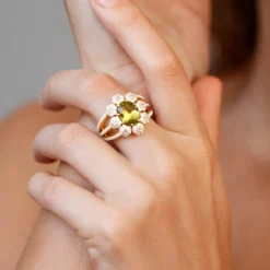 Nicht erhitzter Gelber Tansanit-Goldring