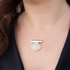 Perlmutt-Silberhalskette