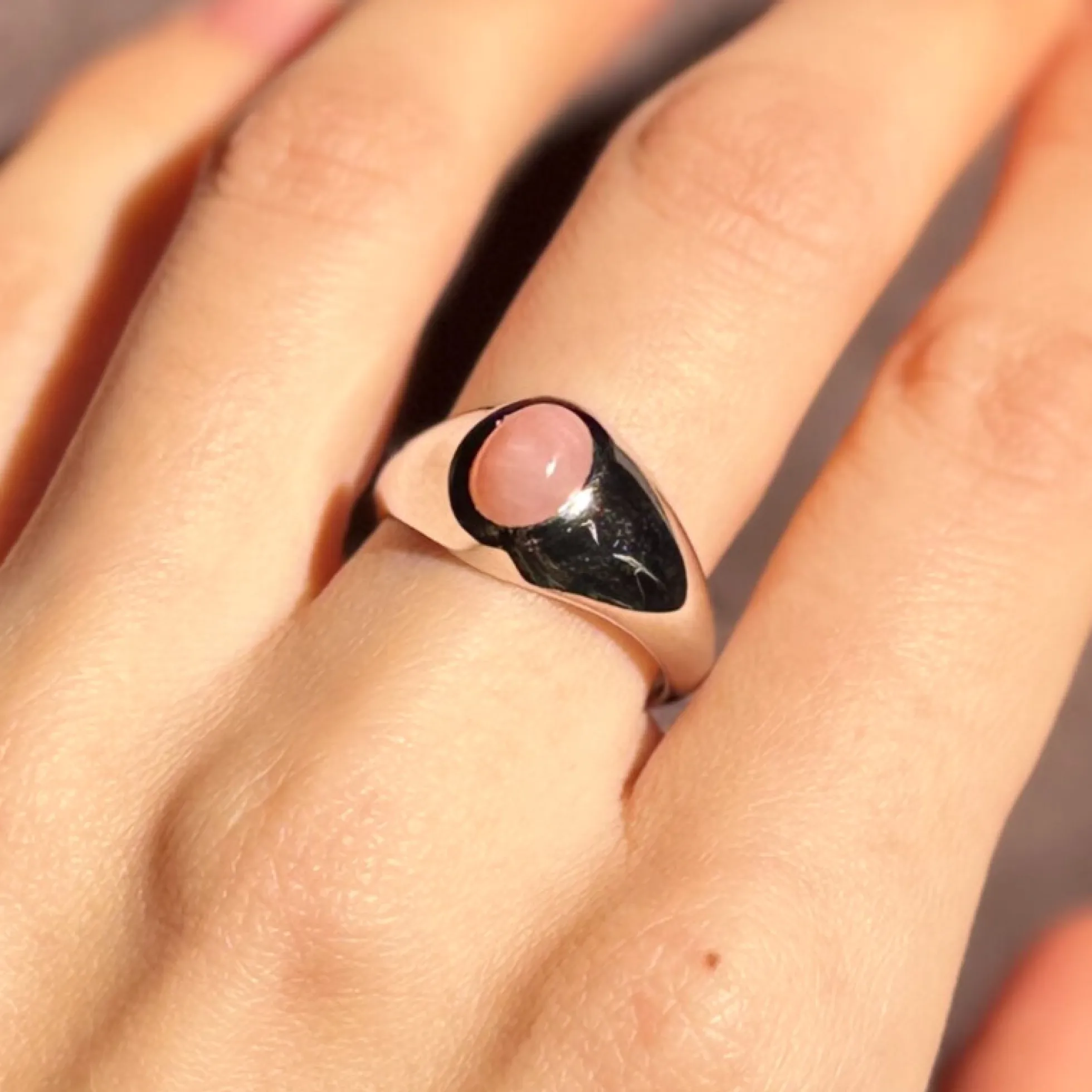 Pinkfarbener Opal-Silberring