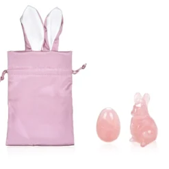 Rosenquarz-Hase mit Ei
