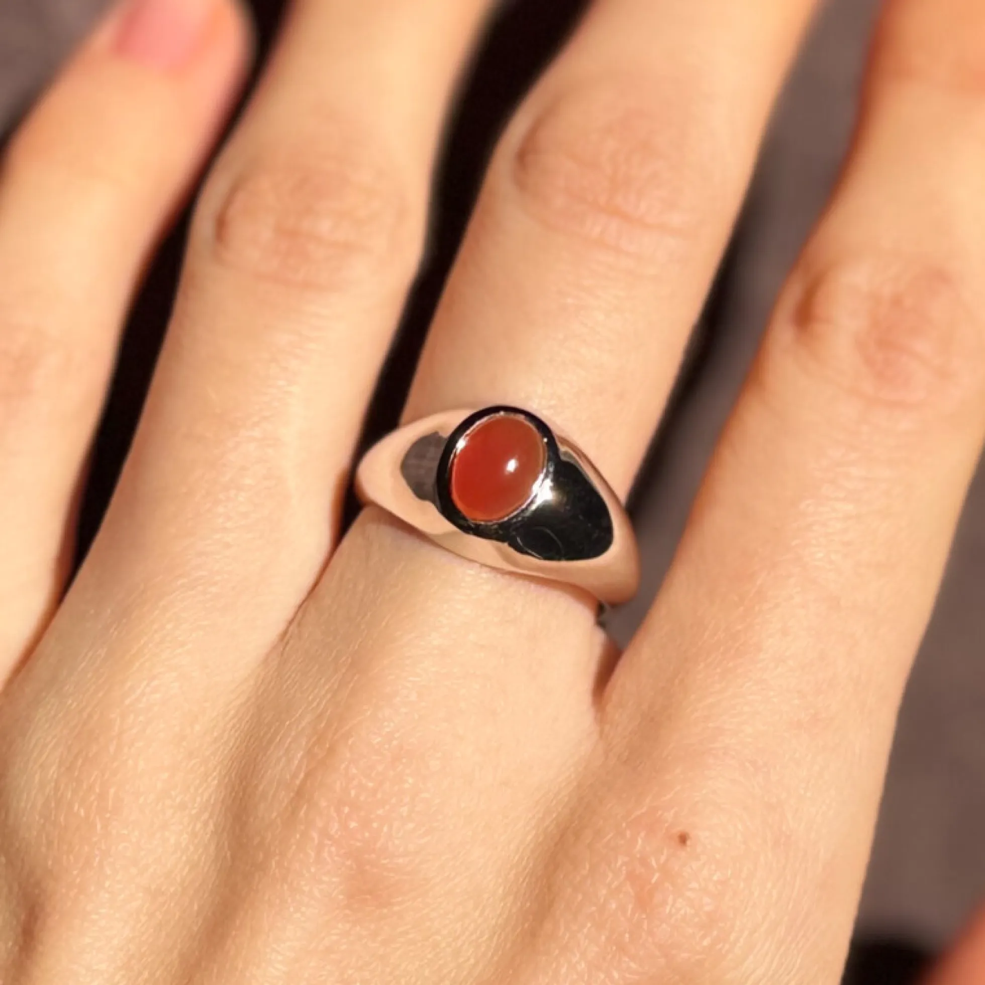 Roter Onyx-Silberring