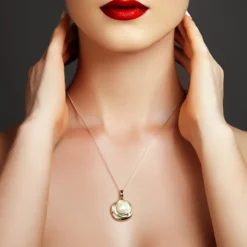 Weiße Süßwasserzuchtperlen-Silberanhänger